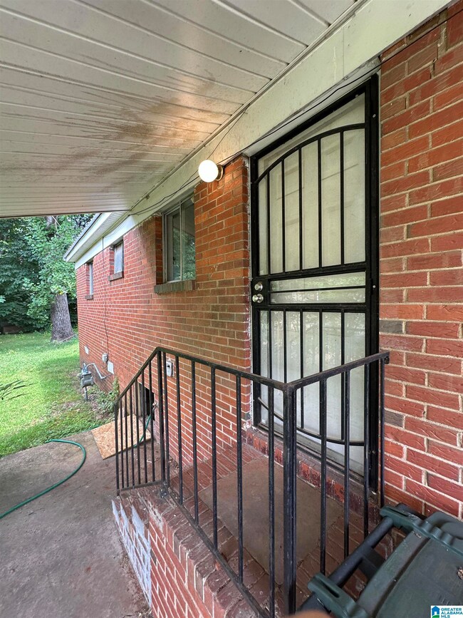 1657 18th Way SW, Birmingham, AL 35211 - photo 6