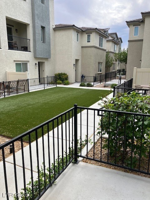 2846 Blue Mosaic Ln unit 4, Las Vegas, NV 89183 - photo 2