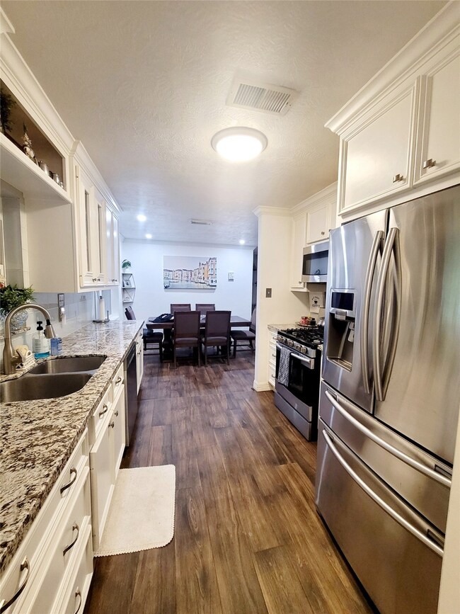 7625 Weyburn St, Houston, TX 77028 - photo 7