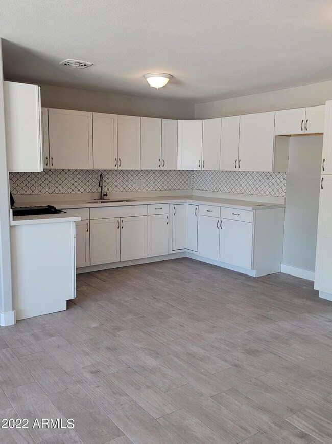 2336 N 48th Ln, Phoenix, AZ 85035 - photo 5