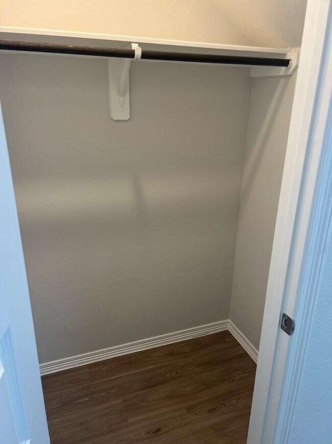 10722 Violet Bloom Dr, the Woodlands, TX 77375 - photo 4