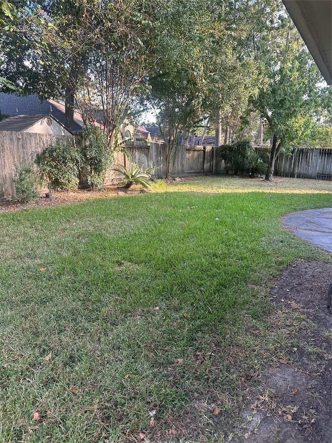 15915 Clear Pointe Dr, Cypress, TX 77429 - photo 3