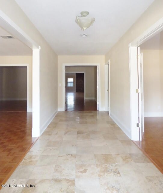 6-Foyer 1 (542x640)