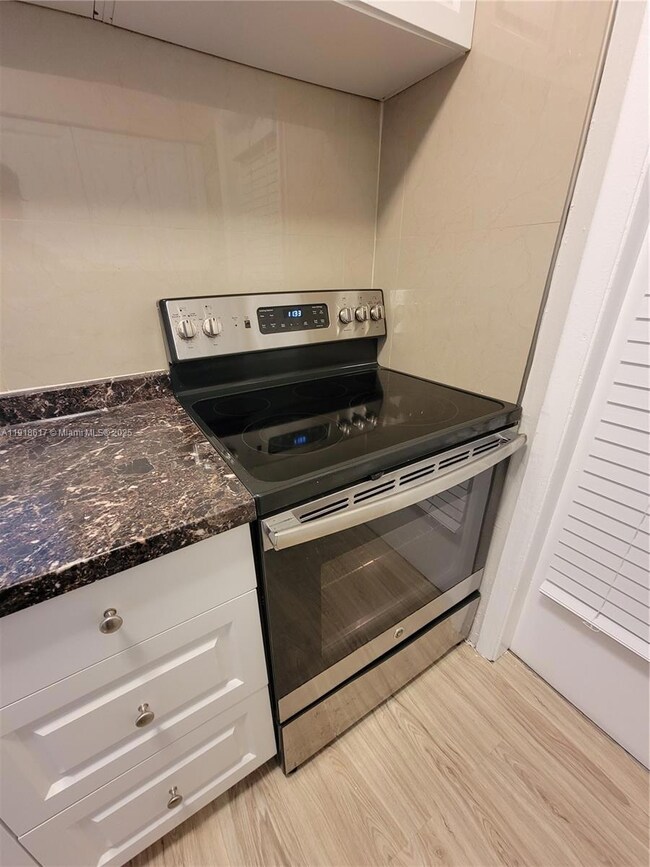 835 Lenox Ave unit 207, Miami Beach, FL 33139 - photo 4