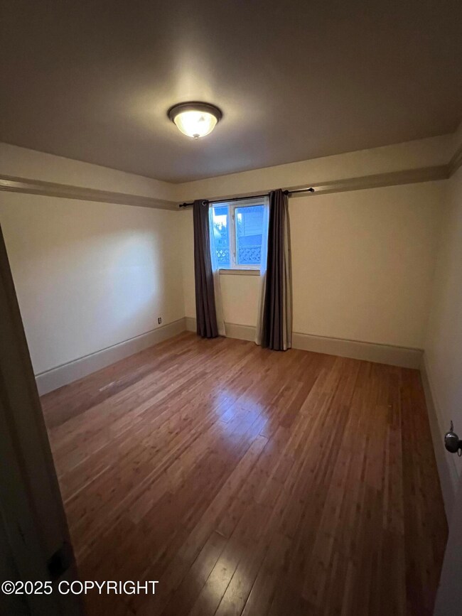 1900 W 32nd Ave unit B, Anchorage, AK 99517 - photo 2