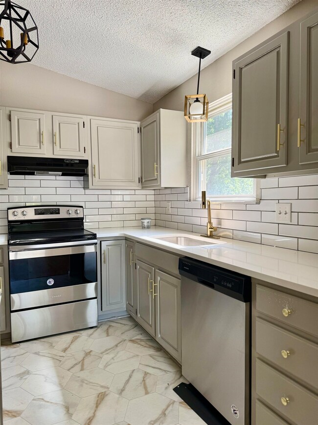 10318 W Dora St, Wichita, KS 67209 - photo 7