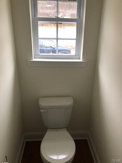 4262 Roosevelt St, Whitehall, PA 18052 - photo 2