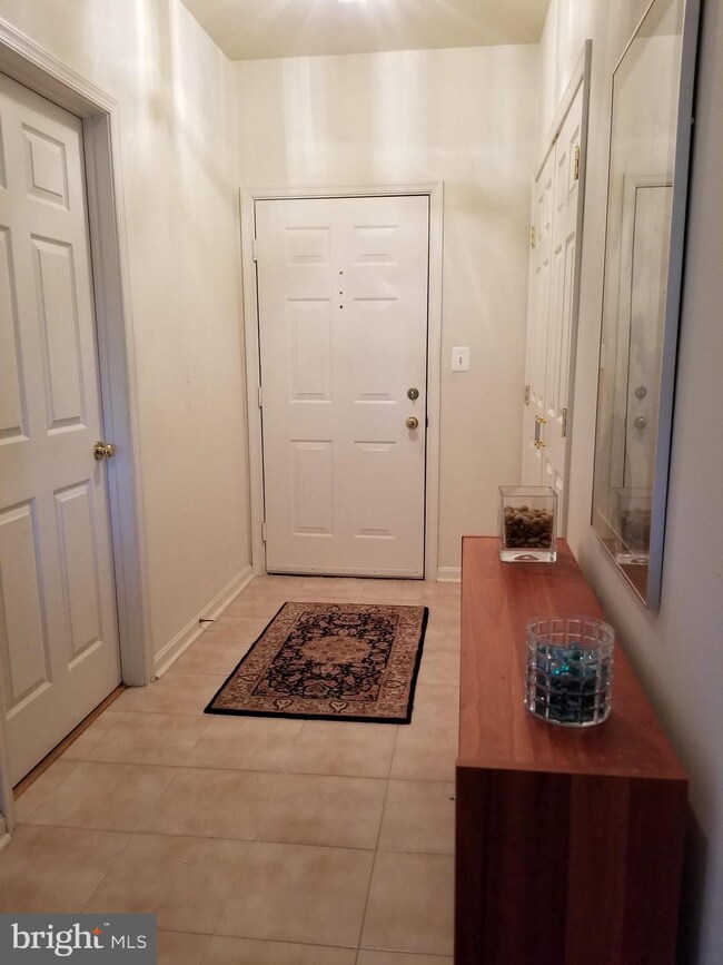 11333 Westbrook Mill Ln unit 201, Fairfax, VA 22030 - photo 6