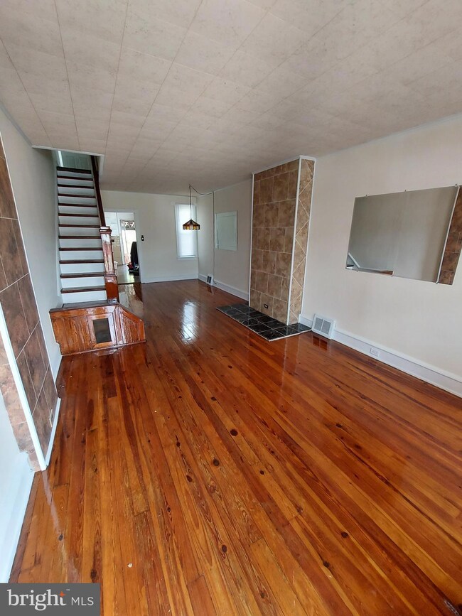 369 Hazel St, Reading, PA 19611 - photo 3