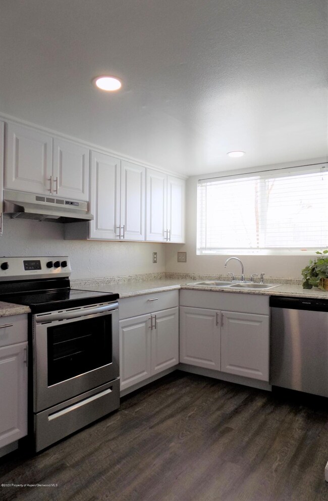 1080 E 7th St, Craig, CO 81625 - photo 7