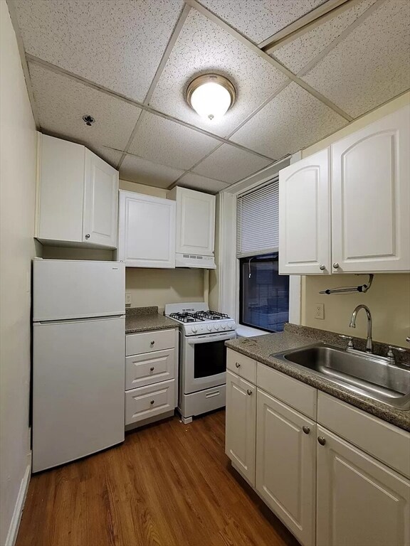 364 Riverway unit 4, Boston, MA 02115 - photo 2