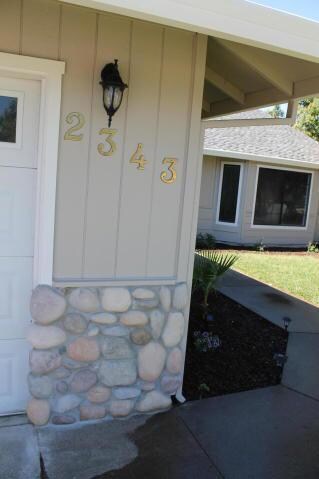 2343 Candlewood Dr, Redding, CA 96003 - photo 2