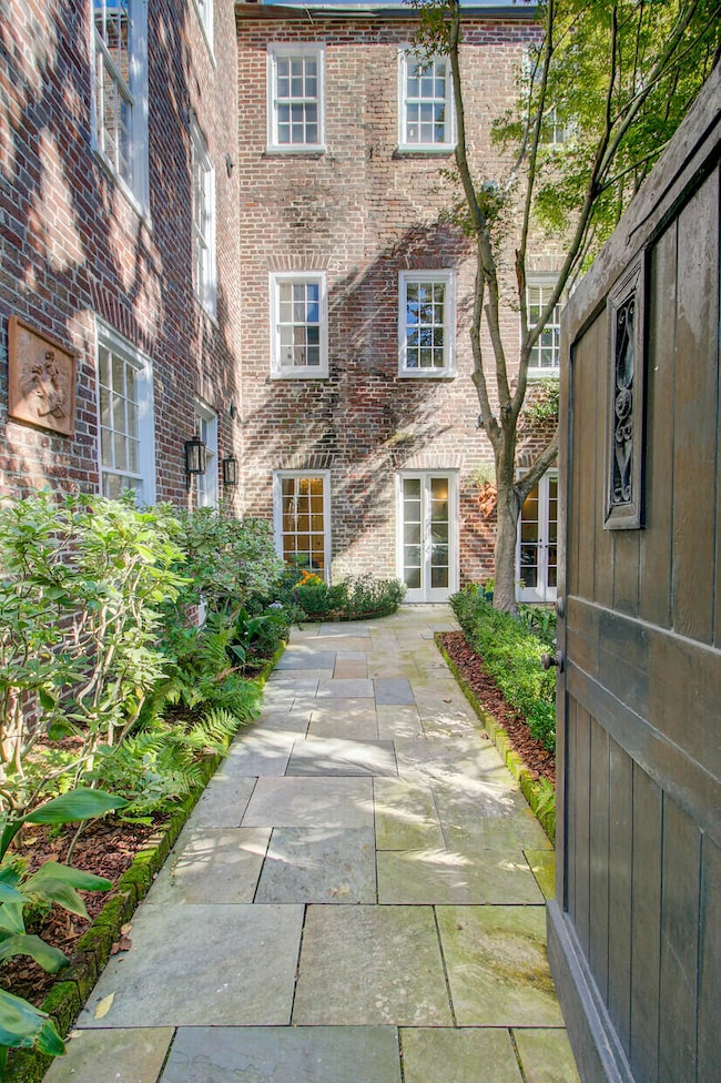 60 Anson St, Charleston, SC 29401 - photo 7