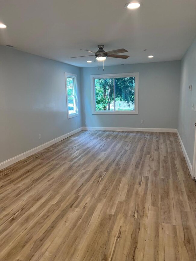 910 Oliver Ave N unit 1, Minneapolis, MN 55411 - photo 7