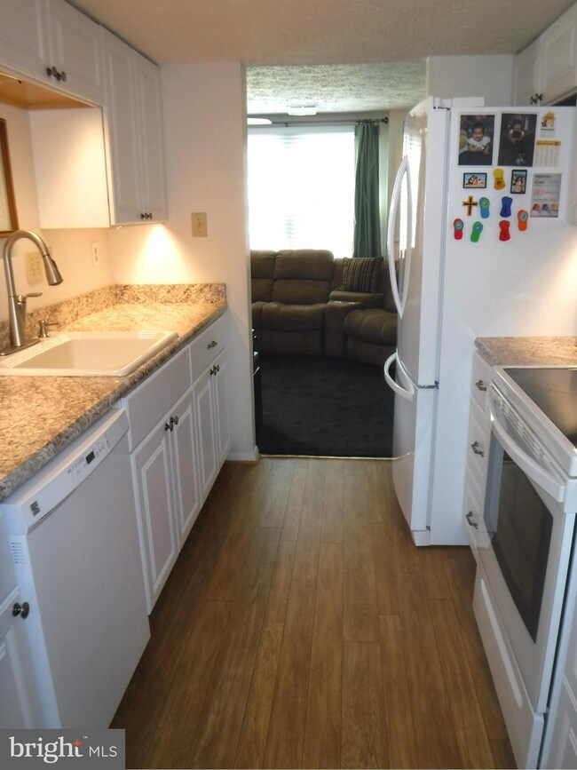 7192 Glenmeadow Ct, Frederick, MD 21703 - photo 5