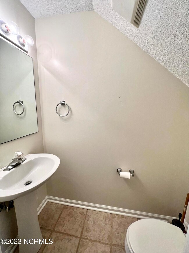 935 Birch Creek Dr unit 27, Wilmington, NC 28403 - photo 5