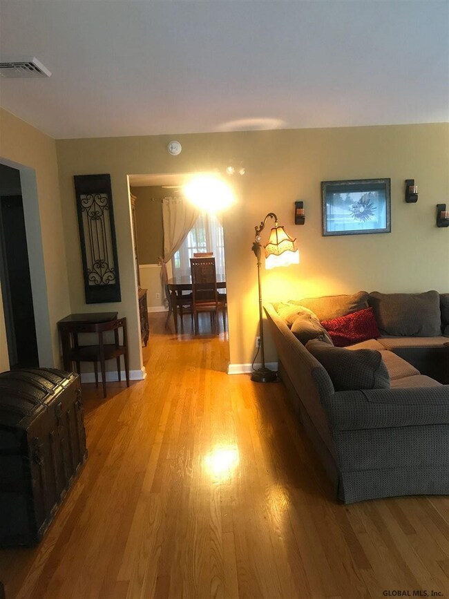 11 Fordham Ct, Albany, NY 12209 - photo 4