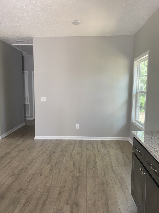 601 N Charlotte St, Dickson, TN 37055 - photo 5