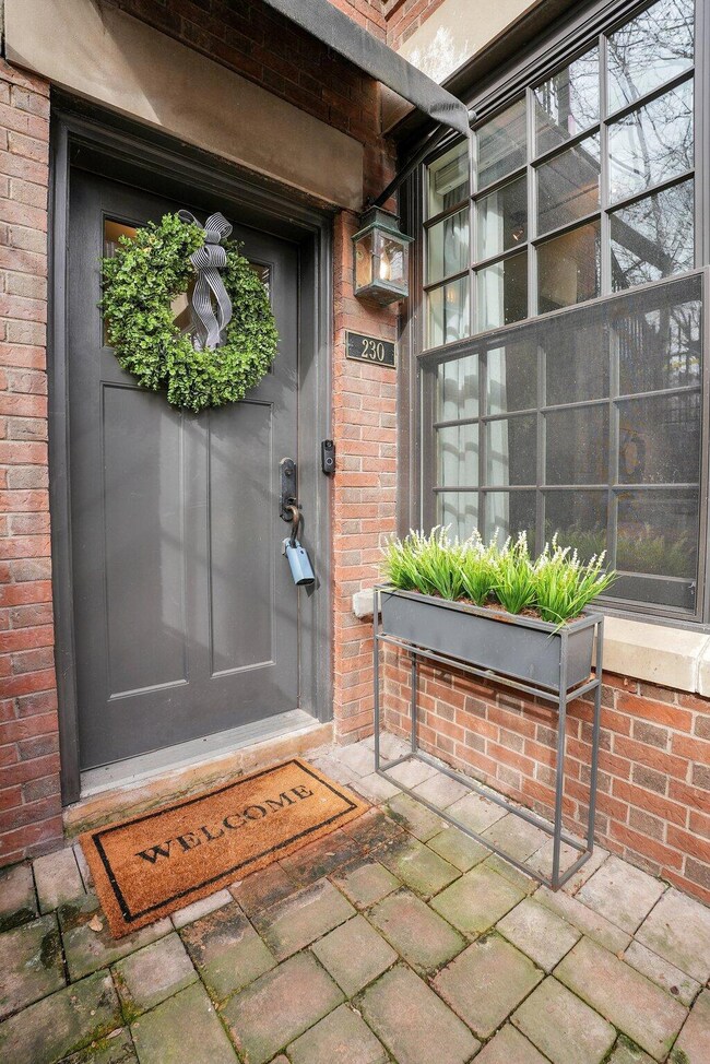 3-web-or-mls-230-e-gay-st