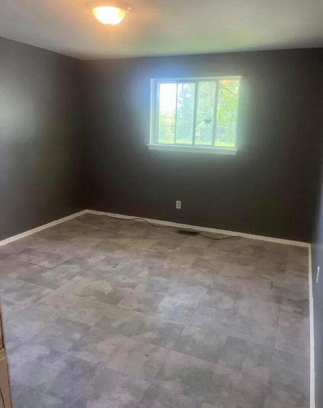 2910 Prospect St, Flint, MI 48504 - photo 5