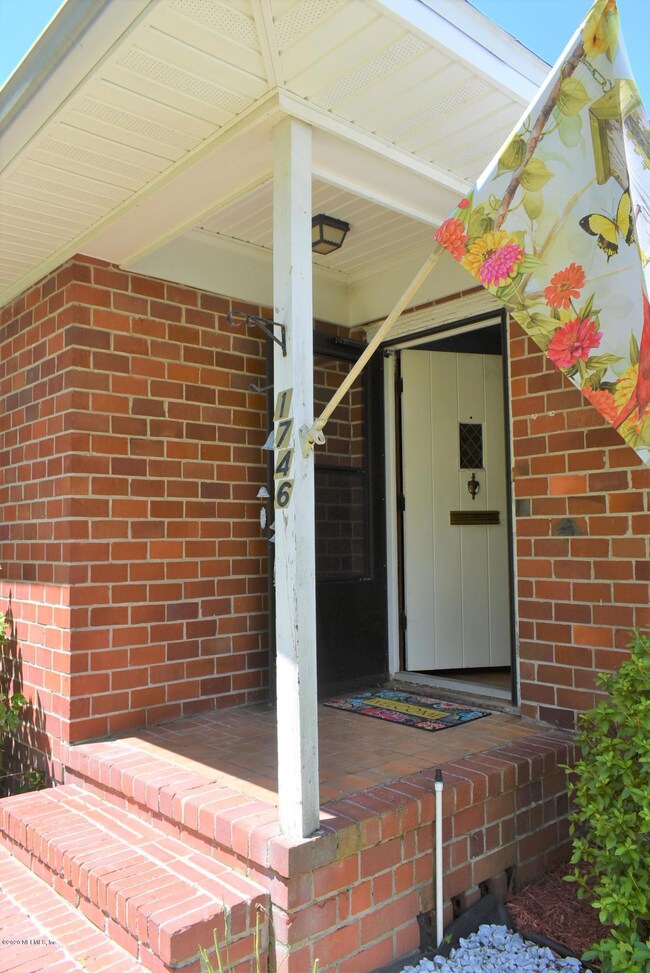 1746 Sefa Cir E, Jacksonville, FL 32210 - photo 2