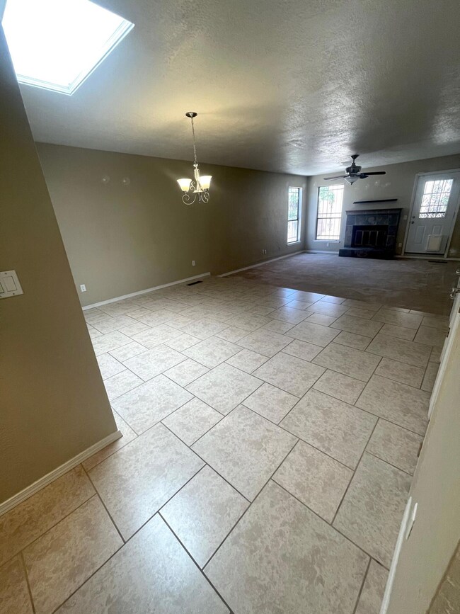 5828 Elmwood Dr NE, Albuquerque, NM 87109 - photo 5