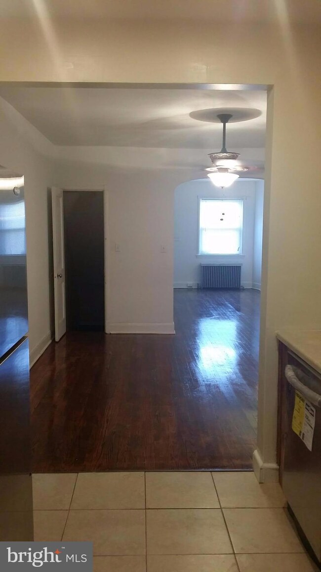 3805 Flowerton Rd, Baltimore, MD 21229 - photo 5