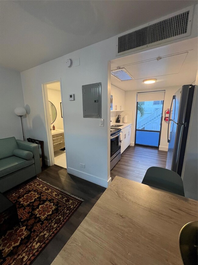 2100 NE 33rd Ave unit S S, Fort Lauderdale, FL 33305 - photo 4