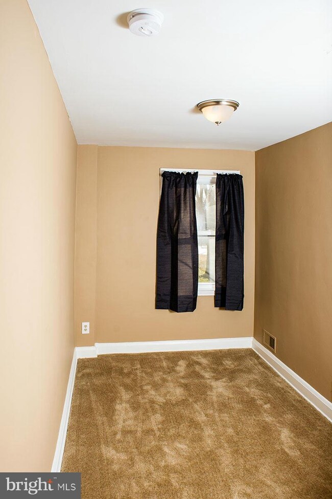 4321 Eldone Rd, Baltimore, MD 21229 - photo 5