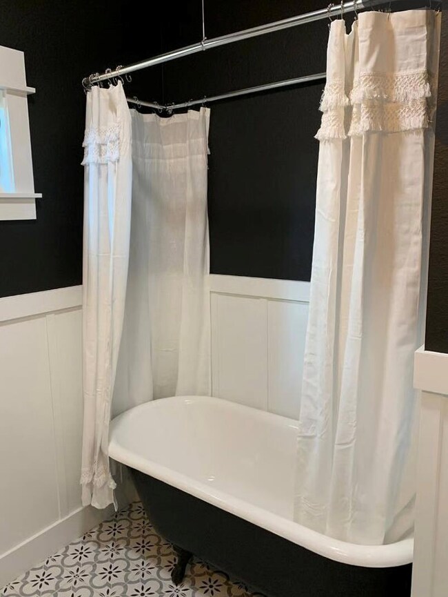 303 W Austin St, Kyle, TX 78640 - photo 4