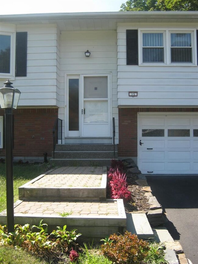 15 Driftwood Dr, Albany, NY 12205 - photo 4