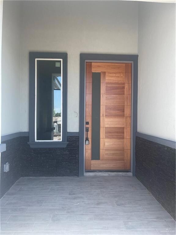 516 Tower Oak Dr, Alamo, TX 78516 - photo 2