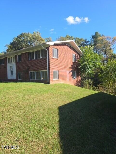 211 Carroll Dr, Fries, VA 24330 - photo 3