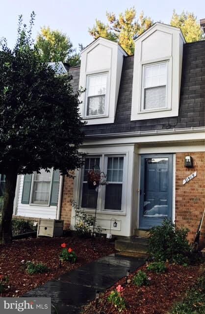 9515 Dunbrook Ct, Montgomery Village, MD 20886 - photo 3