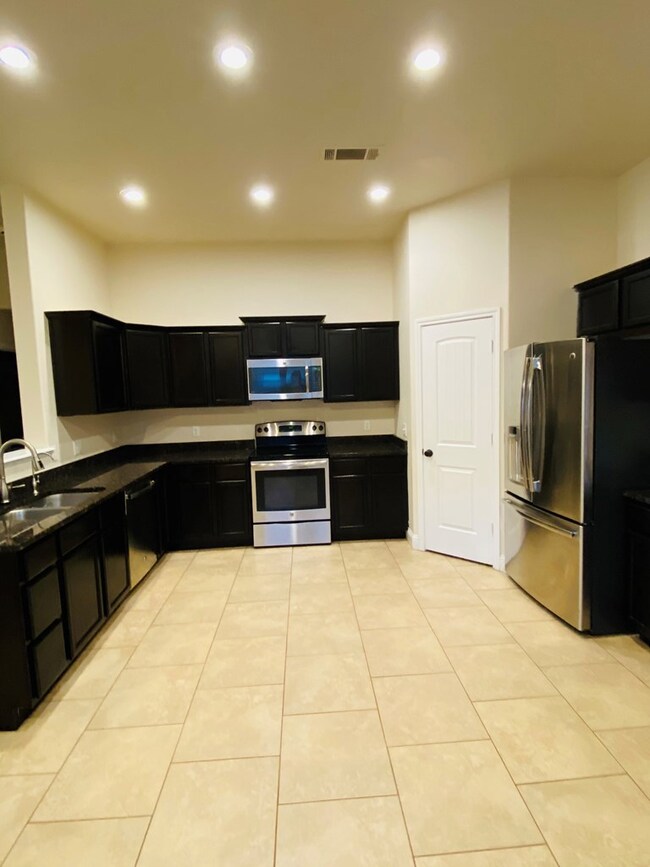 711 E 96th St, Odessa, TX 79765 - photo 5