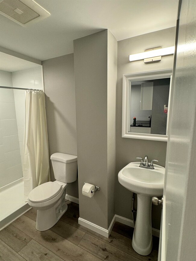 24 Monarch Way unit 201, Portsmouth, NH 03801 - photo 5