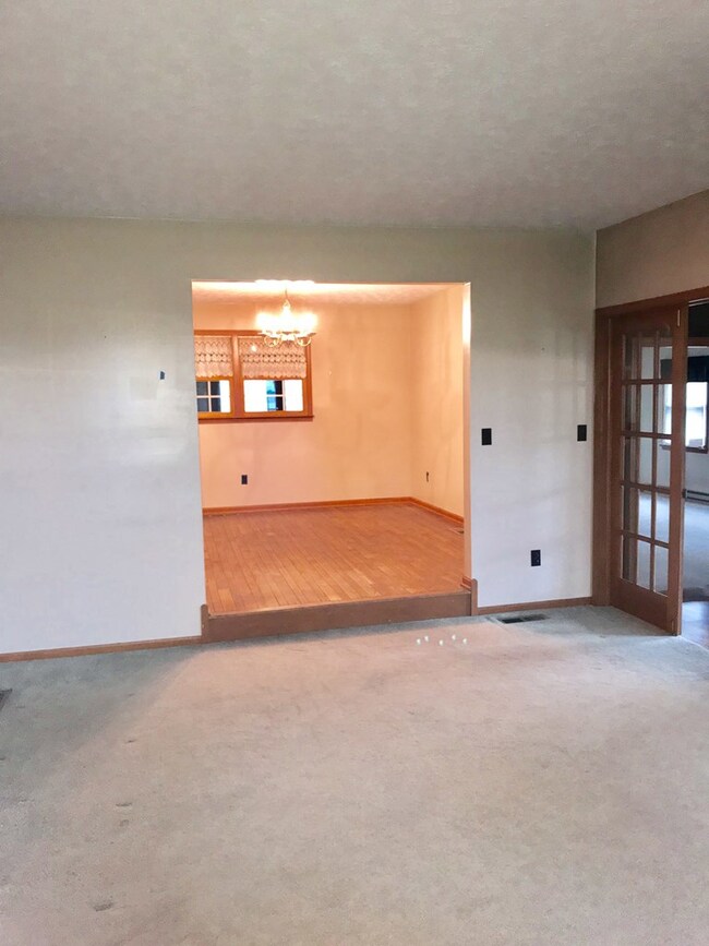 Family rm to dining