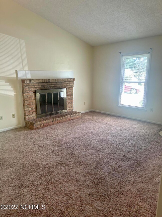 134 Windsor Ct, Jacksonville, NC 28546 - photo 4