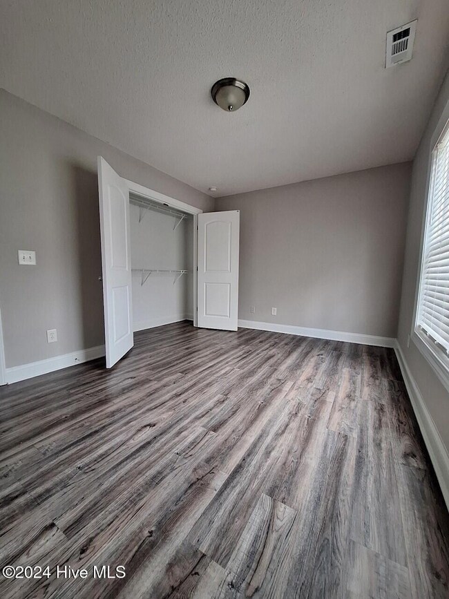 2541 Saddleback Dr unit B, Winterville, NC 28590 - photo 4