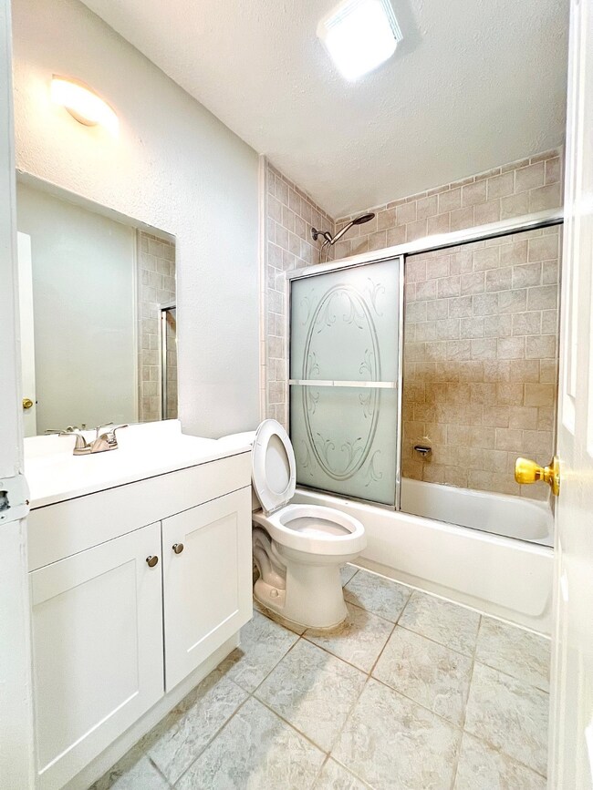 4503 Burkegate Dr, Spring, TX 77373 - photo 4