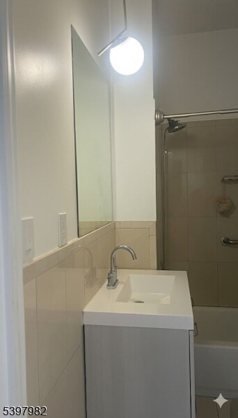 230 Lakeview Ave unit 2, Clifton, NJ 07011 - photo 4