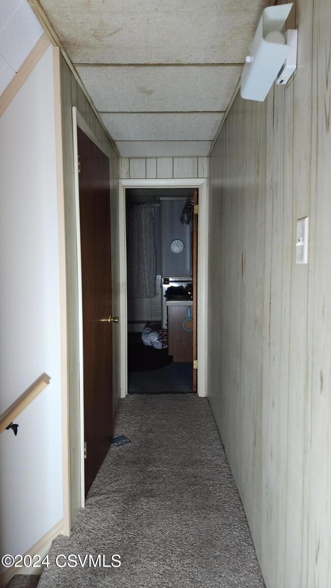 128 N 8th St, Shamokin, PA 17872 - photo 7