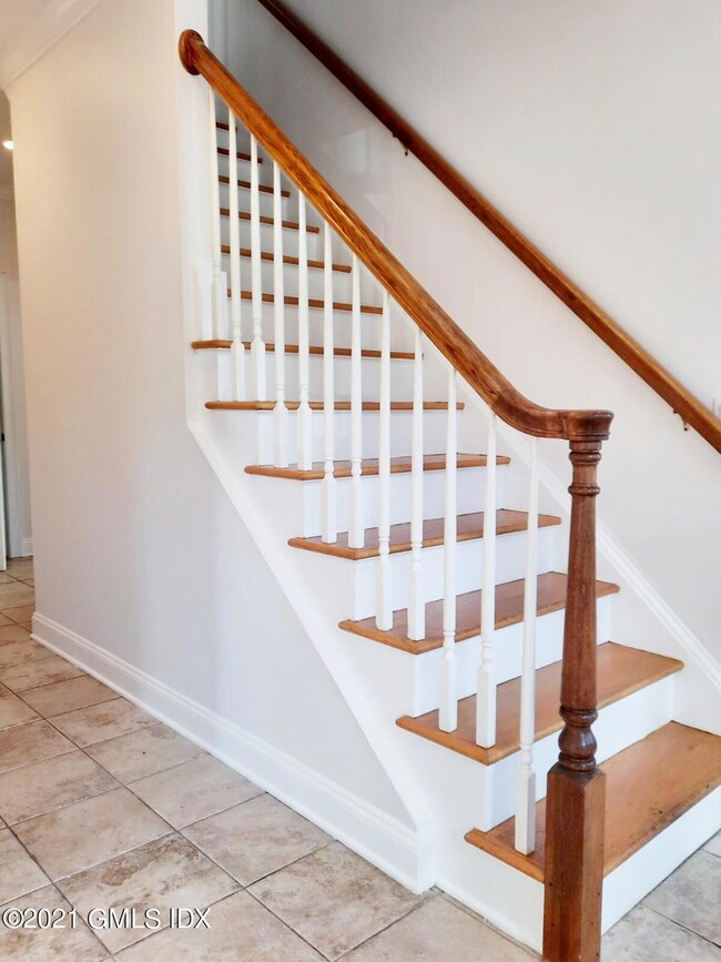 2 Cos Cob Ave unit F, Cos Cob, CT 06807 - photo 5