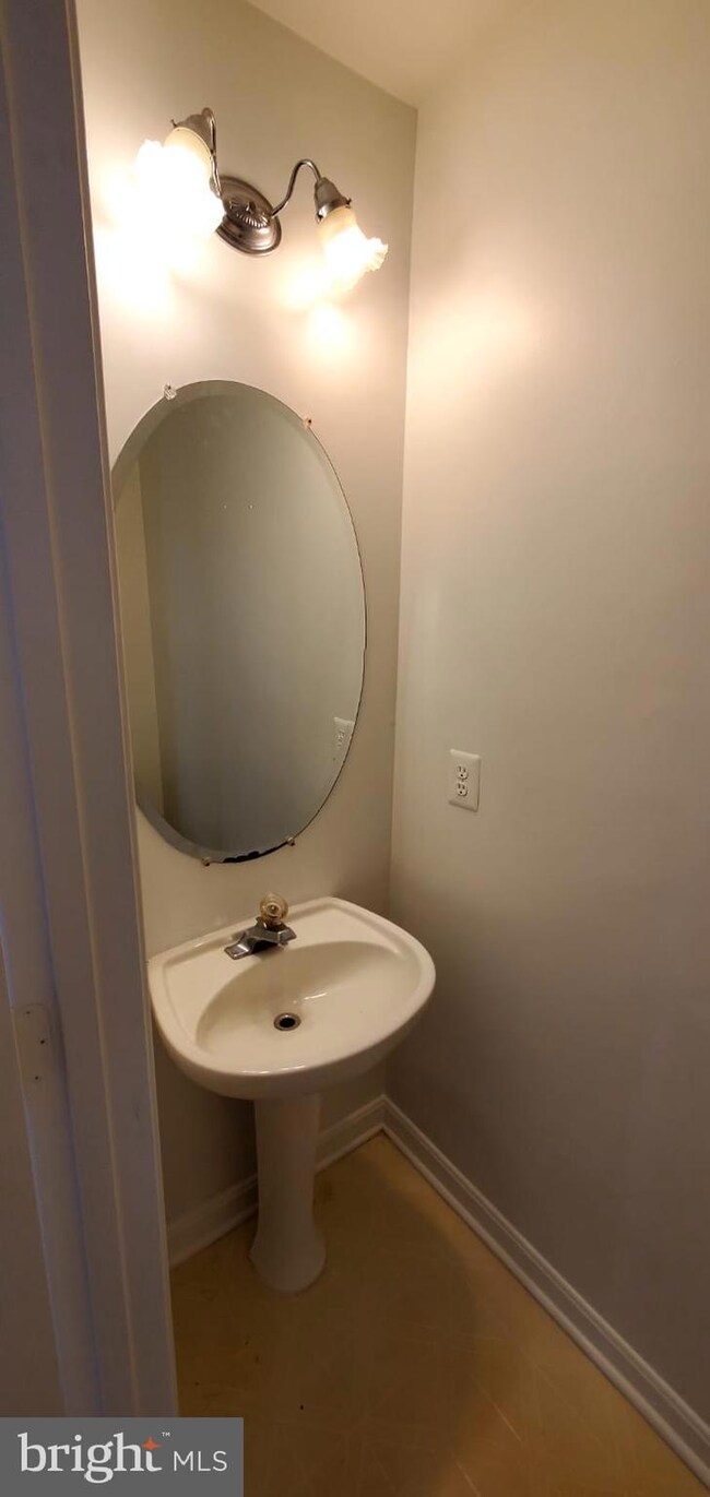 4951 Benecia Ln, Dumfries, VA 22025 - photo 6