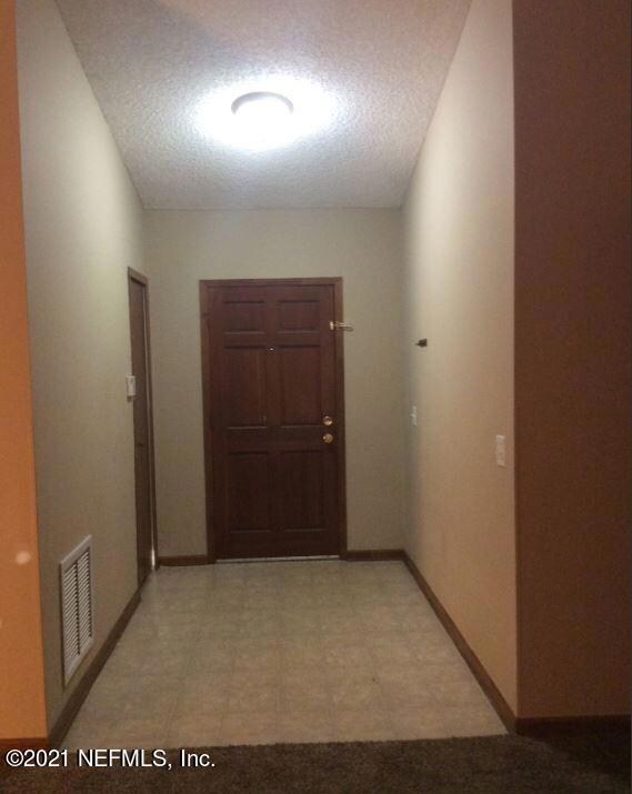 8117 Corky Ln, Jacksonville, FL 32244 - photo 2