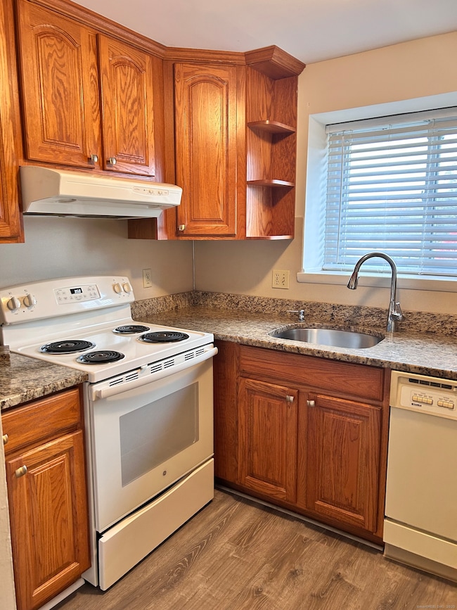 4 Carillon Dr unit B, Rocky Hill, CT 06067 - photo 6