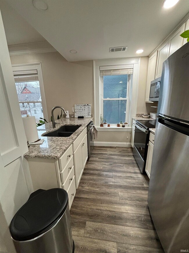 602 SE Riverside Dr unit C, Evansville, IN 47713 - photo 4