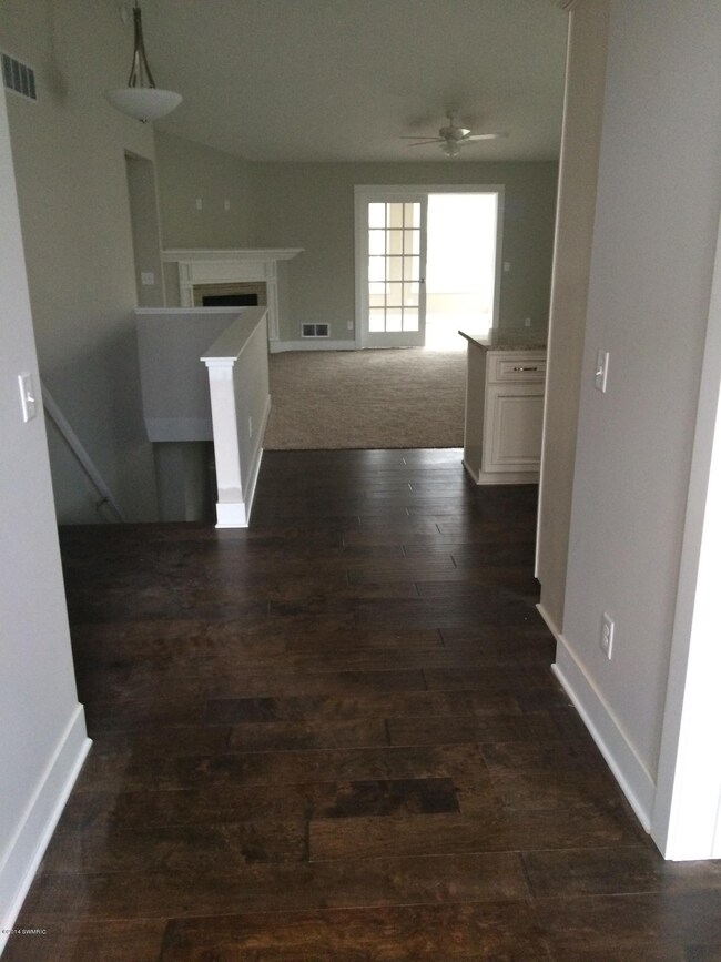 2560 foyer