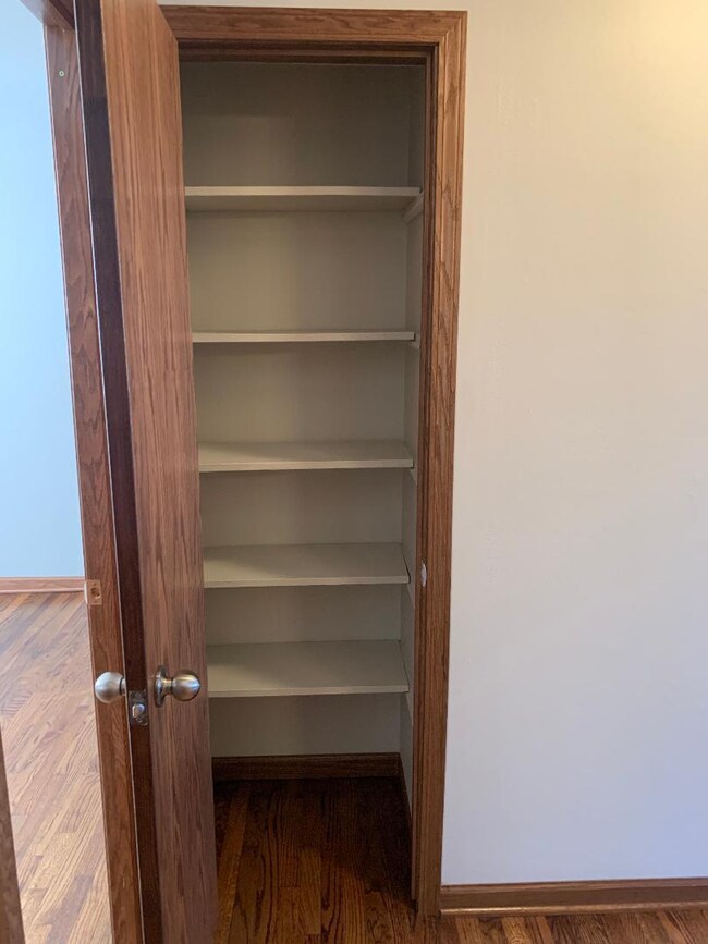 7531 S Roberts Rd unit IC, Bridgeview, IL 60455 - photo 4