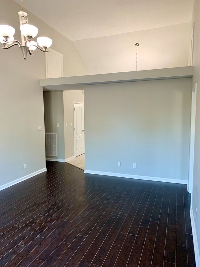 330 Pine Hill Dr, Hopkinsville, KY 42240 - photo 2